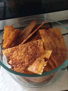 A picture of Carbless Cheese Crisps.