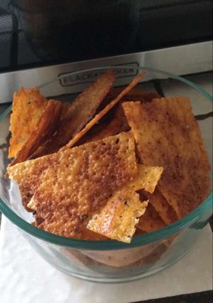A picture of Carbless Cheese Crisps.