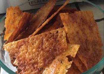 How to Make Tasty Carbless Cheese Crisps