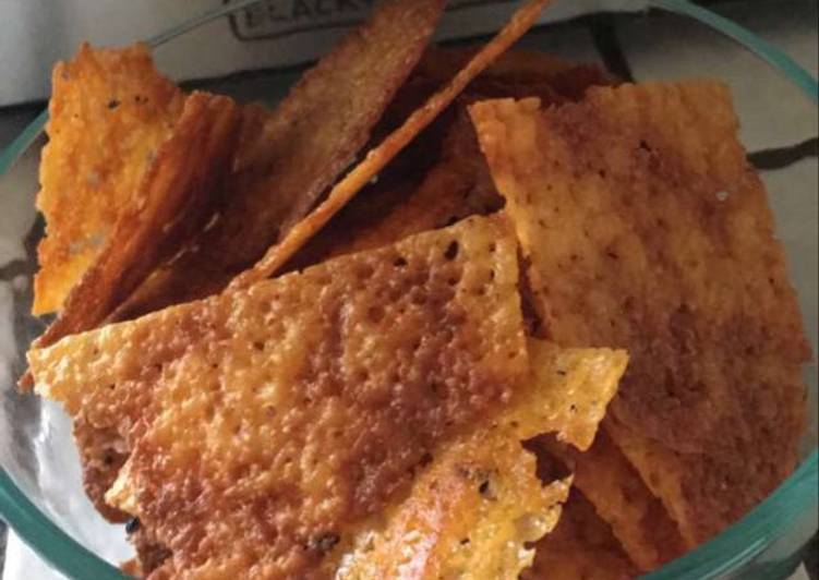 Easiest Way to Make Homemade Carbless Cheese Crisps