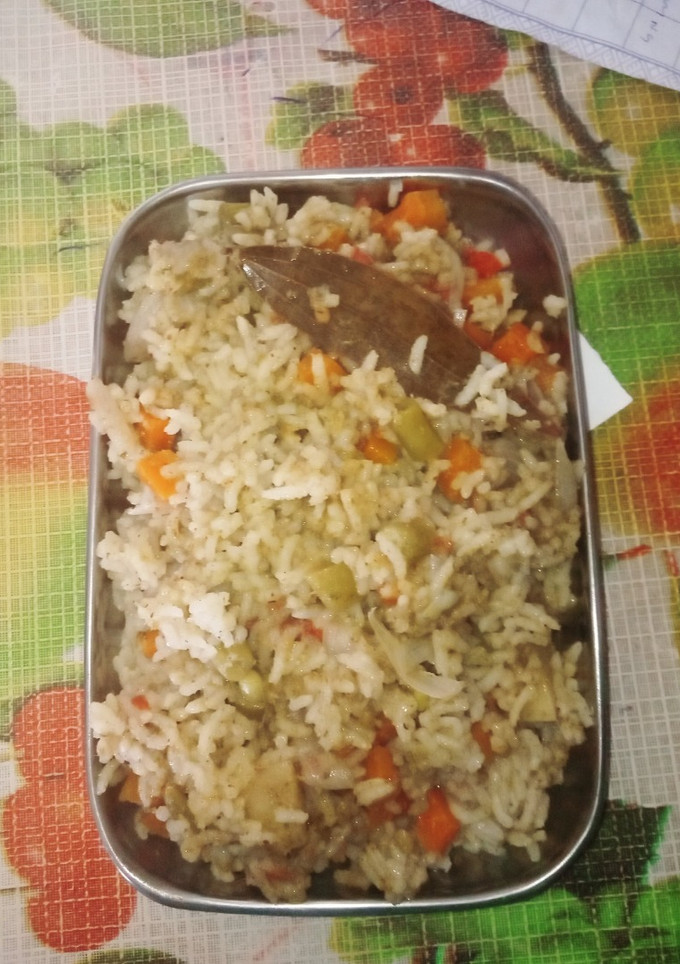 கர்நாடகா ஸ்டைல் வெஜ் புலாவ் செய்முறை முக்கிய புகைப்படம்