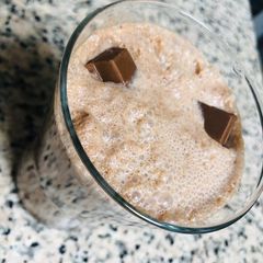 A picture of Kitkat milk shake.
