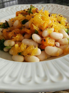 Una foto de Ensalada de alubias blancas
