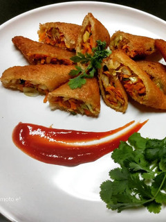 A picture of Instant Bread Samosa.