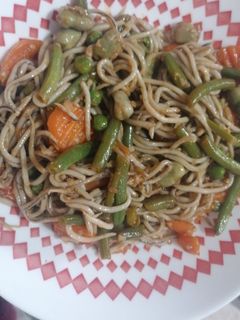 Una foto de Gulas con menestra