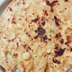 A picture of Aloo ka paratha.