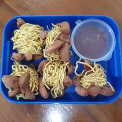 A picture of Sosis Gulung Mie.