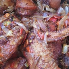 A picture of Peppered chicken.