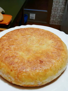 Una foto de Tortilla de patatas y salchichas