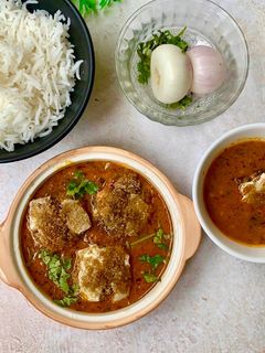 स्टफ़ड मशरूम इन ग्रेवी(stuffed mushroom in gravy recipe in hindi) रेसिपी मुख्य फोटो