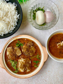 स्टफ़ड मशरूम इन ग्रेवी(stuffed mushroom in gravy recipe in hindi) रेसिपी मुख्य फोटो