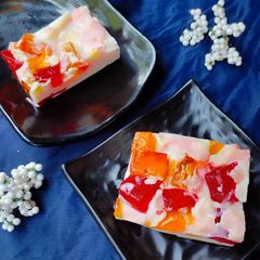 A picture of Jelly Pudding.