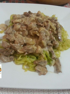 Una foto de Strogonoff de carne primal