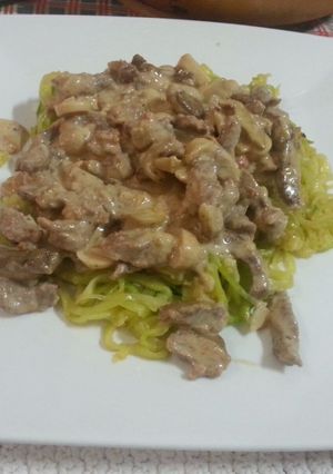 Una foto de Strogonoff de carne primal