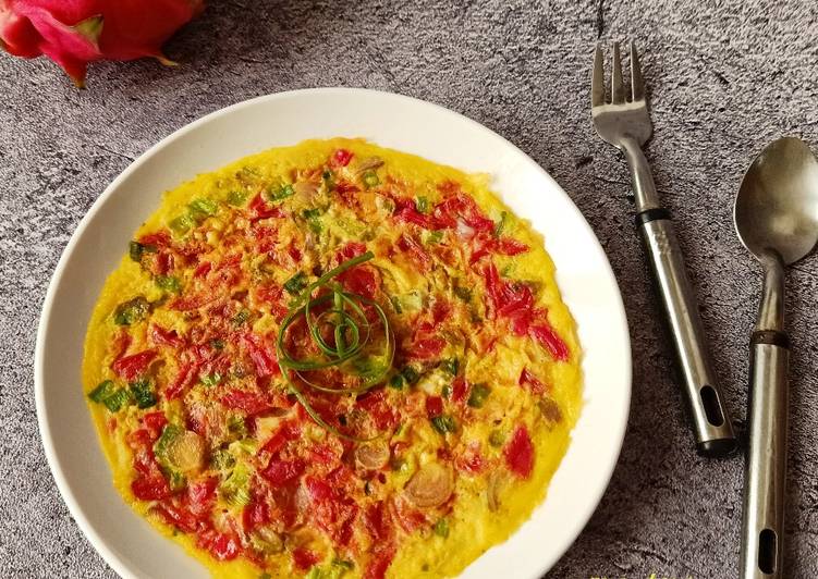 Bagaimana Menyiapkan Omelette Kulit Buah Naga yang Lezat