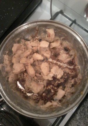 Una foto de Pollo cremoso con hongos