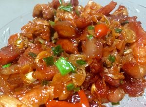 Hình của món Thịt ba chỉ rim sả ớt.