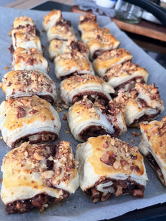 Nutellás-diós banán leveles tésztában recept fotója