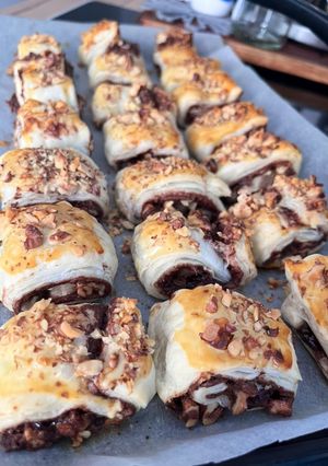 Nutellás-diós banán leveles tésztában recept fotója
