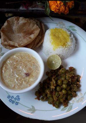 सात्विक मटार उसळ (matra usal recipe in marathi) रेसिपी चे मुख्य फोटो