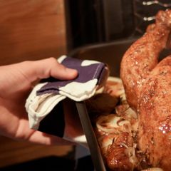 A picture of Turkey with olive oil.