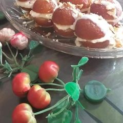 A picture of Gulaab jamyn.