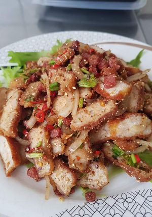 รูปของ ลาบไก่กรอบกับหมูสามชั้น