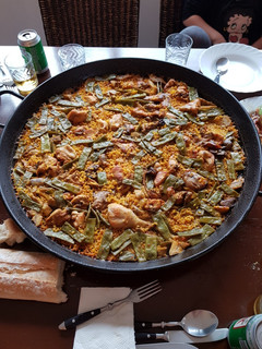 Una foto de Paella valenciana