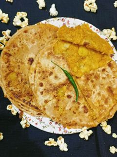 आलू के पराठे (Aloo ke parathe recipe in Hindi) रेसिपी मुख्य फोटो