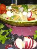 Ensalada de melón con penne de lentejas y zanahoria, con atún