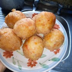A picture of Yam balls.