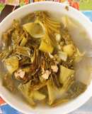 Canh dưa chua nấu ngao