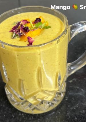 A picture of No Sugar No Dairy Mango 🥭 Smoothie.