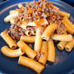 A picture of White bolognese.