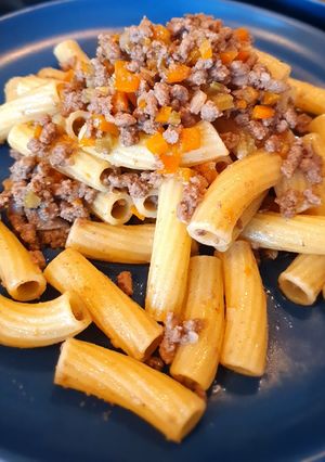 A picture of White bolognese.