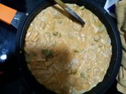 Una foto de pollo con crema de leche de rusia