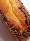 Plumcake all'arancia con gocce di cioccolato e pistacchi