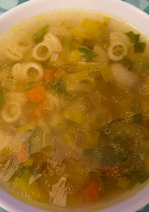 Una foto de Sopa de verduras en FussionCook o en cazuela