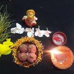 A picture of Coconut modak.