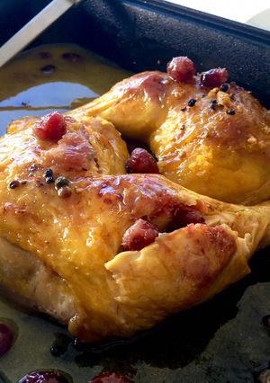 Foto principal de Pollo al horno con salsa de arándanos y canela 🍇🍗