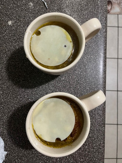 Una foto de Sopas de cebolla estilo Francés