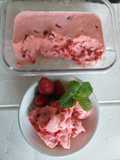 Es Krim Strawberry Creamy