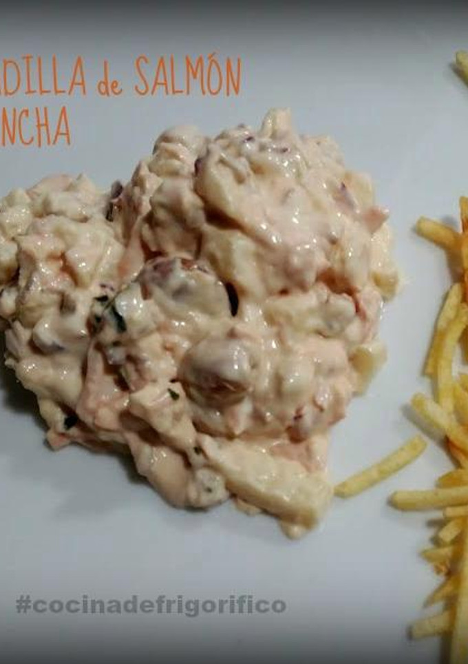 Una foto de Ensaladilla de salmón a la plancha