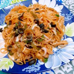 A picture of Chicken Chow Mein😋💖.