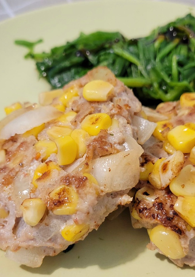 《簡單便當菜》不用加粉的玉米肉餅 的食譜成品照片