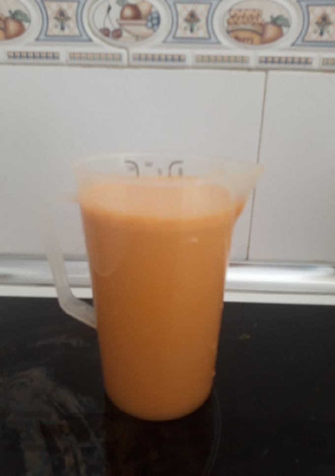 Una foto de Zumo multivitaminas