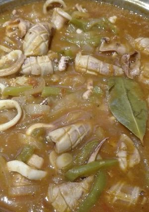 Una foto de Cazuela de calamares