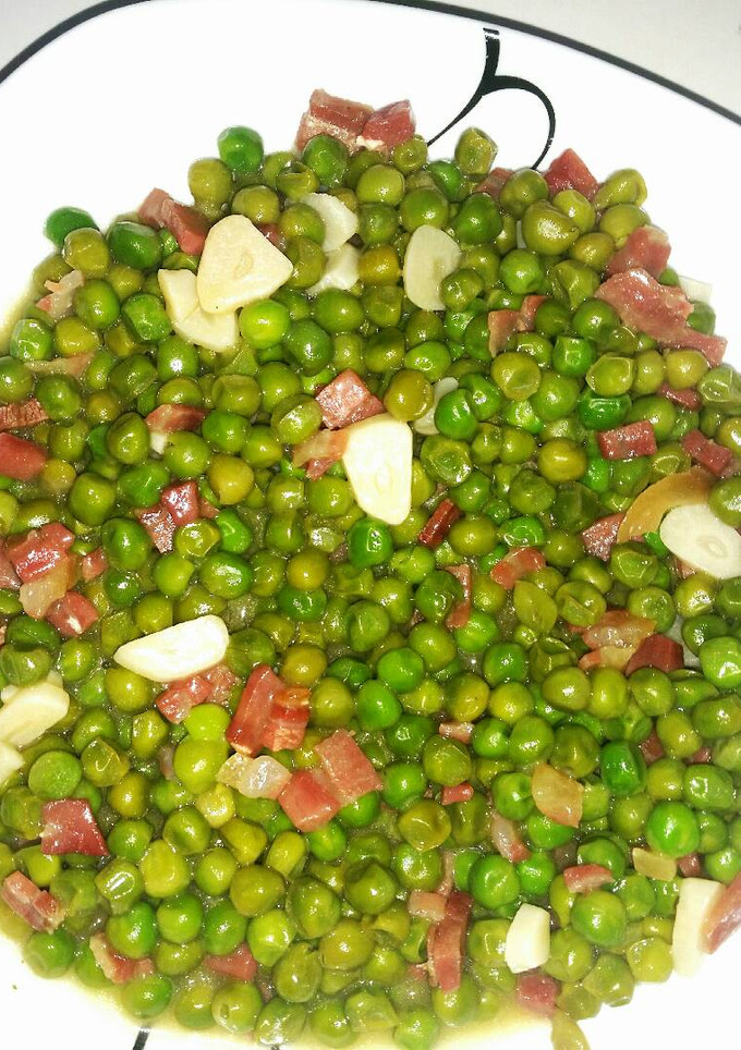 Una foto de Guisantes con jamón