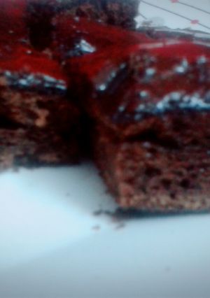 صورة لوصفة كيك الشكولاته بصوص الشكلاته🍫