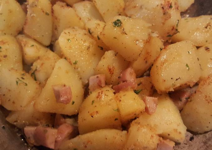 Papas salteadas con salchichas y albahaca Receta de Luz Cocina a Mi estilo-  Cookpad